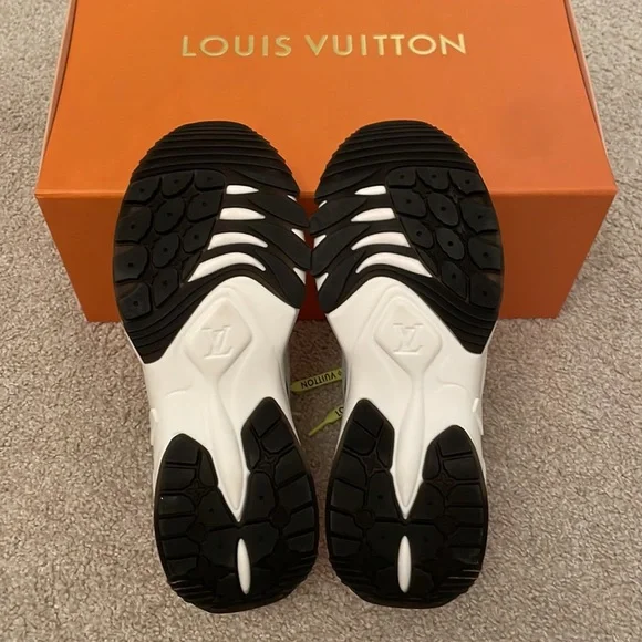 Louis Vuitton Run 55 Sneakers Size 7.5 - Picture 2 of 6